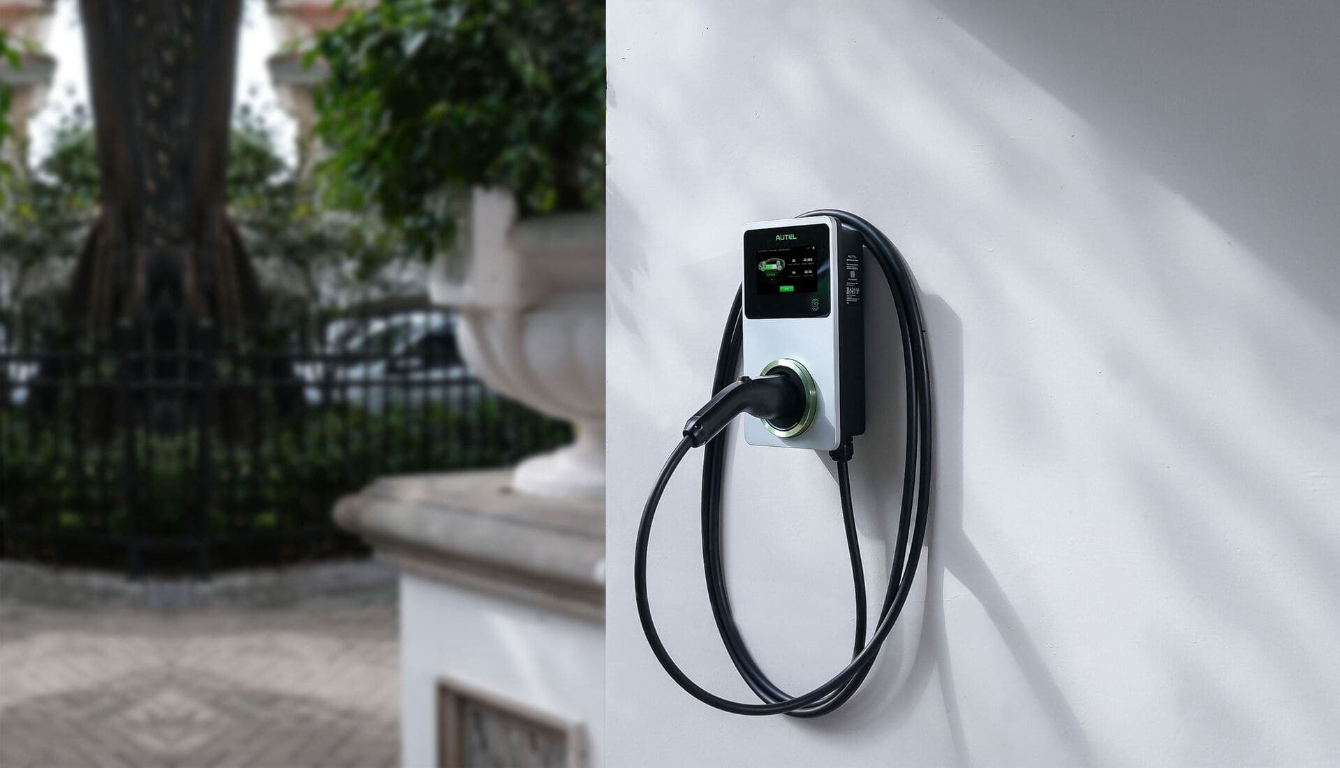 Autel MaxiCharger AC 22kW (LCD Screen) EV charger