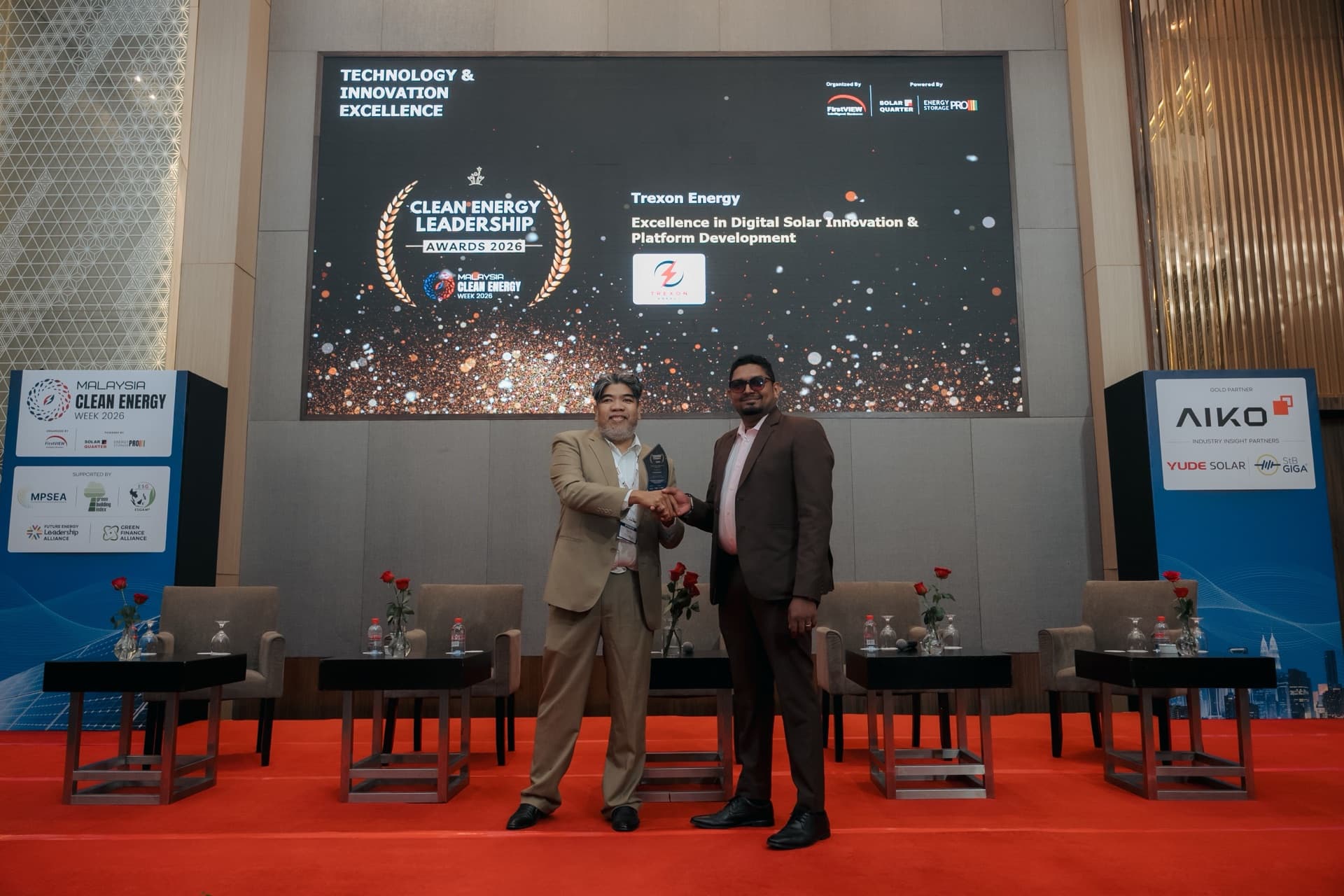 Trexon Energy menerima anugerah Excellence in Digital Solar Innovation and Platform Development di Clean Energy Leadership Awards 2026